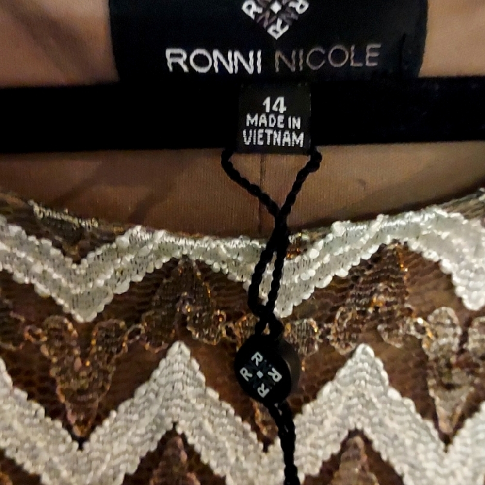 Dress - Picture 2 of 5